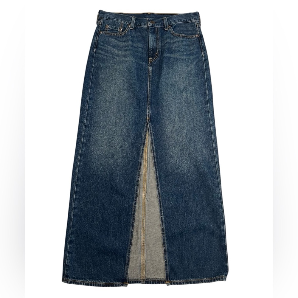 NWOT Levi’s Denim Skirt Size W26